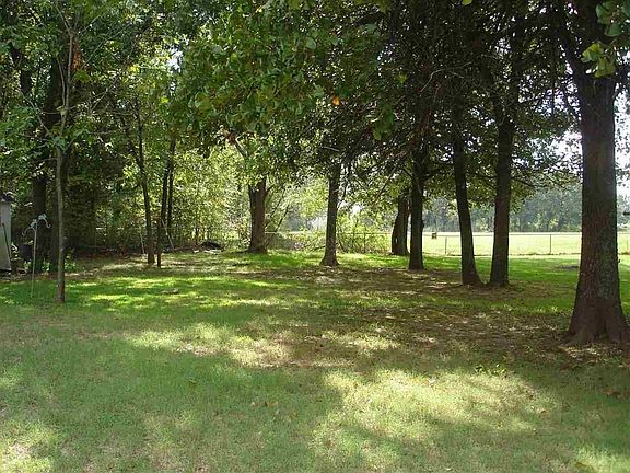 2nd image of 365 Town East Dr