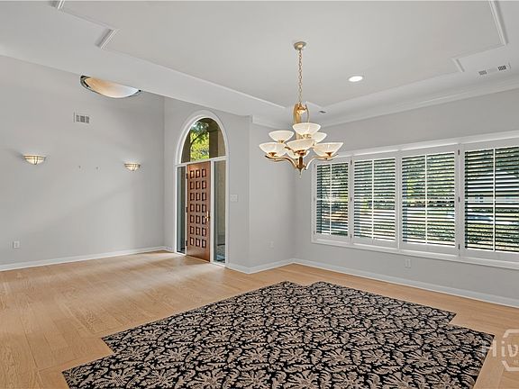 5th image of 407 King Arthur Lane