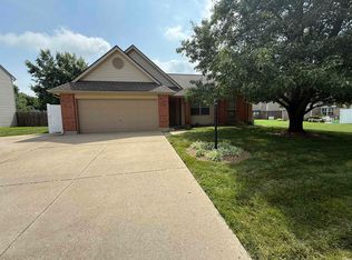 7131 Greenlake Dr, Evansville, IN 47711