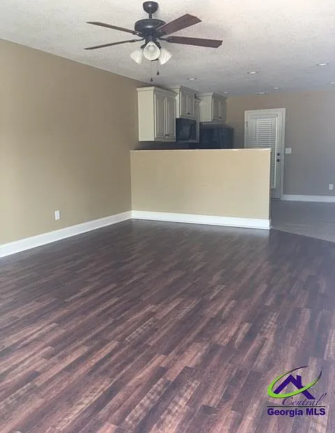 2 bed, 2.0 bath, 1120 sqft, $1,300 — Photo 2