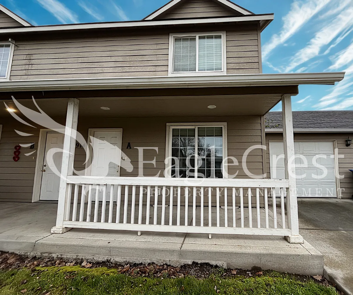 Building Photo - 1914 Sunset Dr