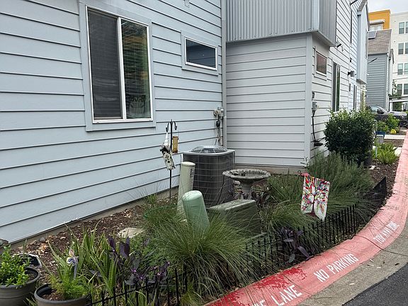 3rd image of 330 Clay St Unit 23
