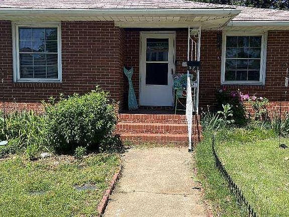 3rd image of 521 E Penning Ave