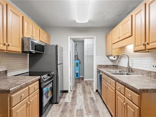 2240 Sunderland Rd APT 50N, Winston Salem, NC 27103