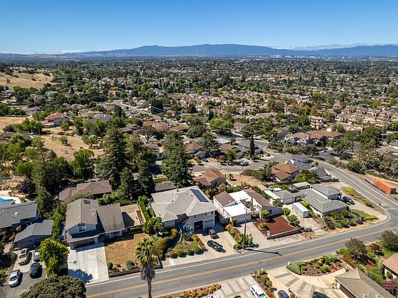 5th image of 3475 Del Norte Dr