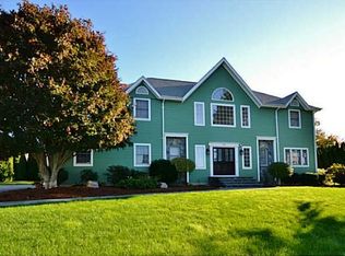 16 Dolly Dr, Bristol, RI 02809