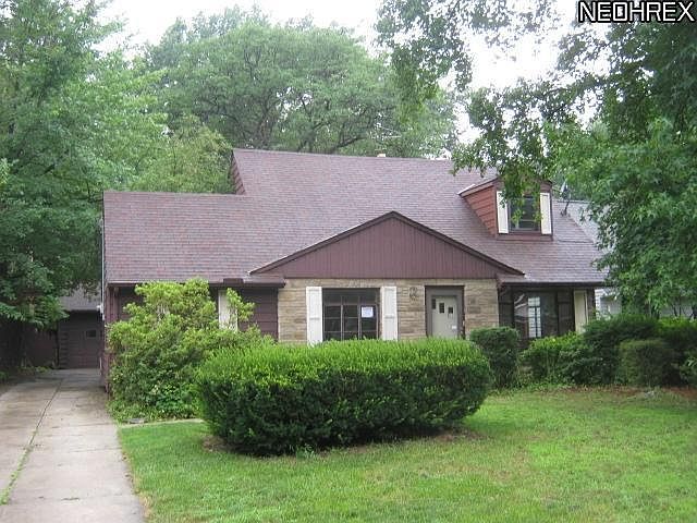 1st image of 25594 Chatworth Dr