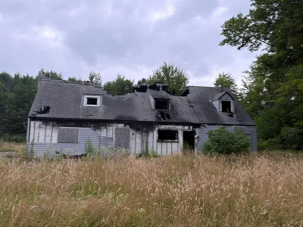 17802 Mayfield Rd, Huntsburg, OH 44046