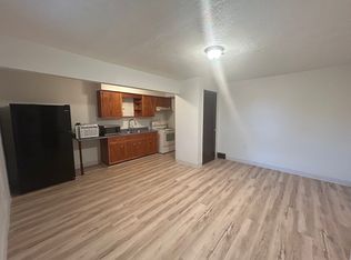 425 N Main St APT 3, Houston, PA 15342