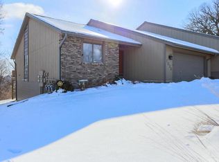 1025 Arbor Ridge Cir, Council Bluffs, IA 51503