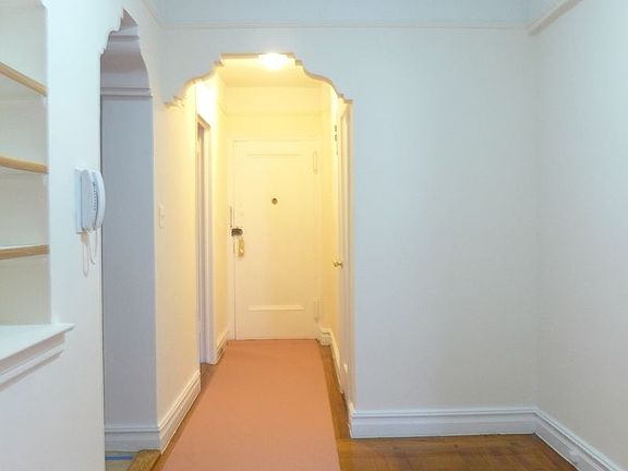 5th image of 2828 Kings Hwy APT 1F