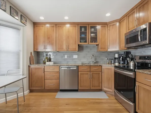 210 Belmont St APT 13, Watertown, MA 02472