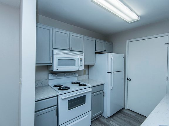 2nd image of 2011 N Highway 17 Unit 1600B