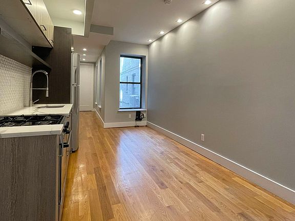 2nd image of 341 Prospect Pl APT 1R