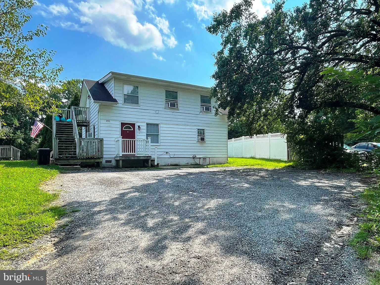 2 bed, 1.0 bath, 985 sqft, $1,350 — Photo 1