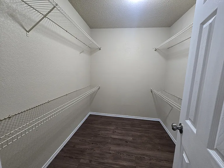 10226 Country Hills Blvd — Photo 15