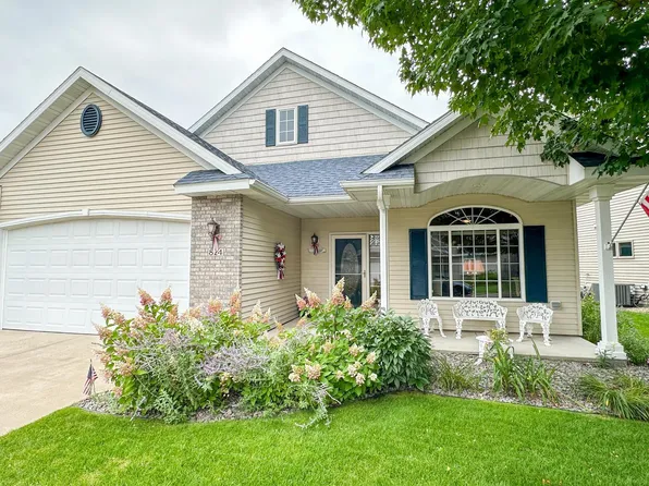 824 Aspen Cir, Waite Park, MN 56387