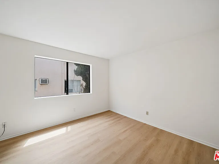 11924 Mayfield Ave #2 — Photo 13