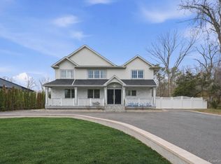 171 Oakfield Ave, Dix Hills, NY 11746
