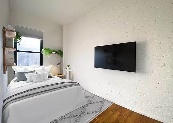 5th image of 113 W 82nd St APT 1F