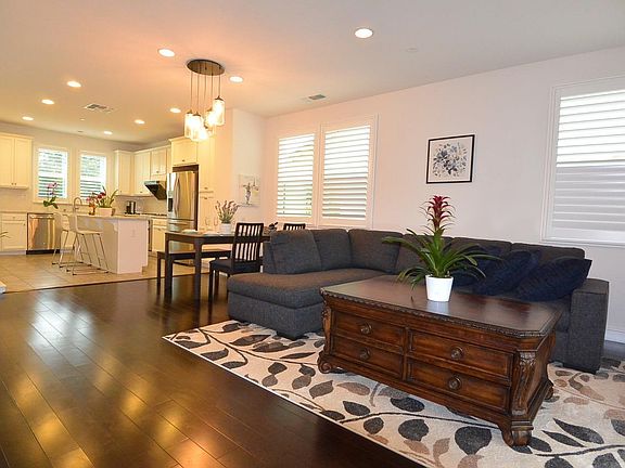 4th image of 788 Opie Ct