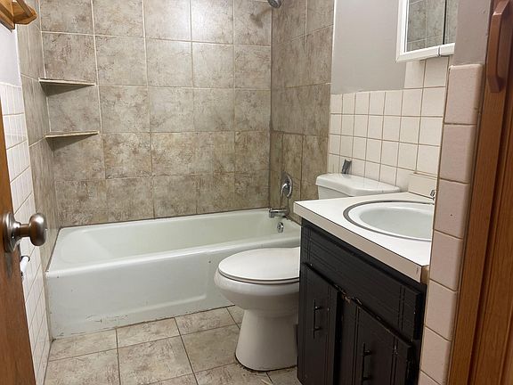 2nd image of 4330 W Park Lane Dr APT 1D