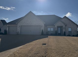 16 Carrington Cv, Jackson, TN 38305
