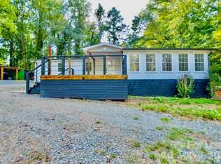 5821 Hornet Dr, Charlotte, NC 28216