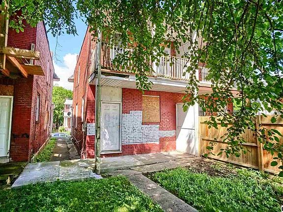 4th image of 2253 Logan St