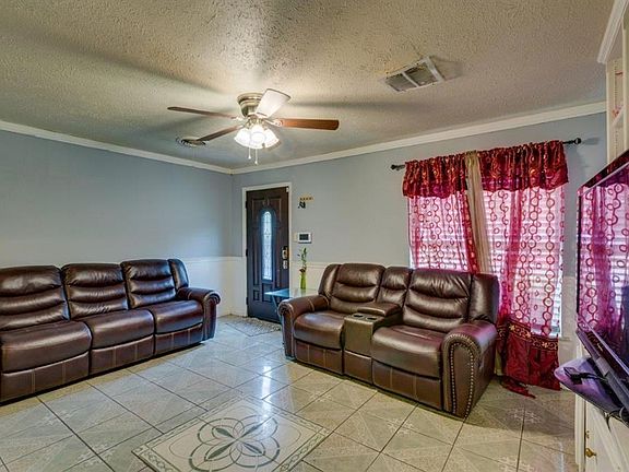5th image of 946 Indian Hills Dr