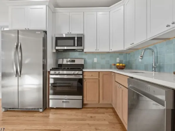 180 N 12th St, Newark, NJ 07107