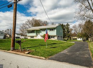 1350 Ridgeview Dr, Phoenixville, PA 19460