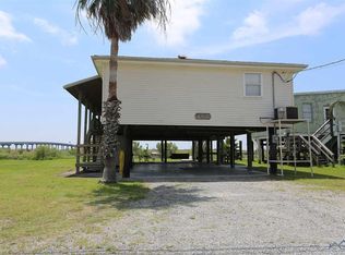 147 W Central Ave, Grand Isle, LA 70358