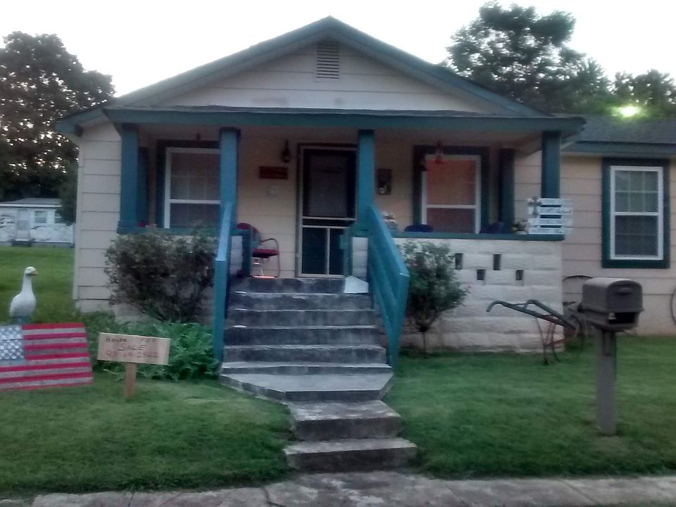 1st image of 307 4th Ave SE