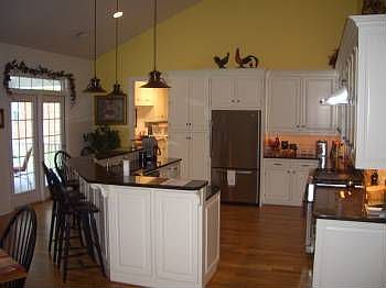 2nd image of 406 E Colonial Dr