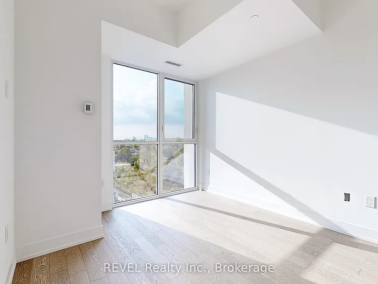 1063 Douglas McCurdy Cmn #602 — Photo 11