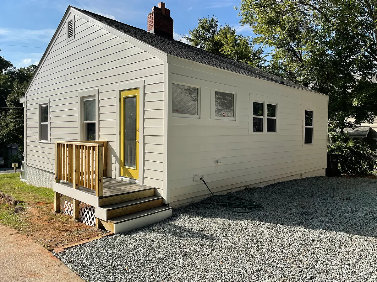 Building Photo - 307 Crest Dr