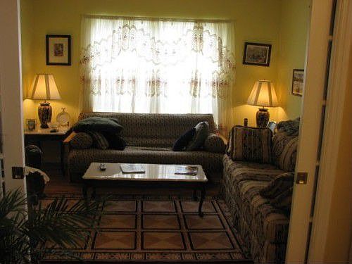 4th image of 33 Acorn Ct