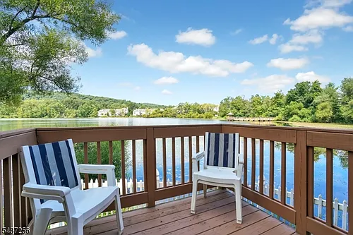 16 Lagoon Way Photo 1