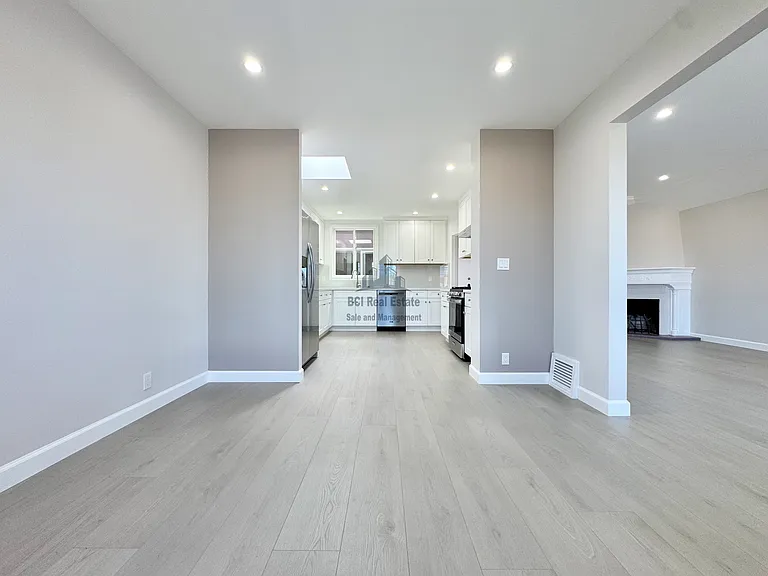 2114 35th Ave — Photo 22