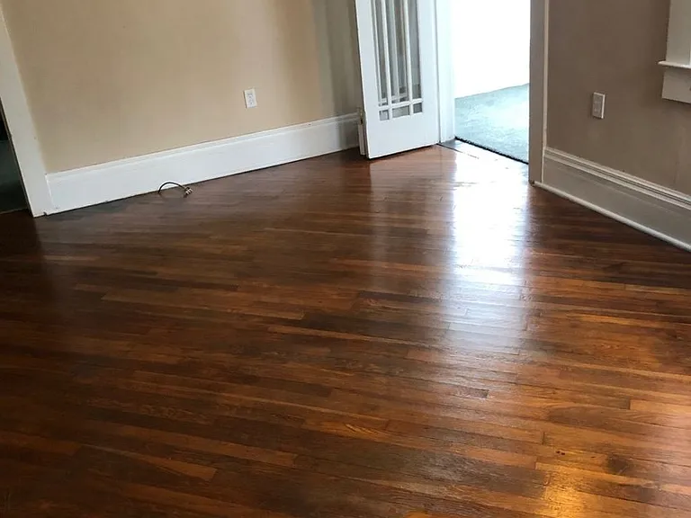 1819 Cedardale Ave — Photo 4