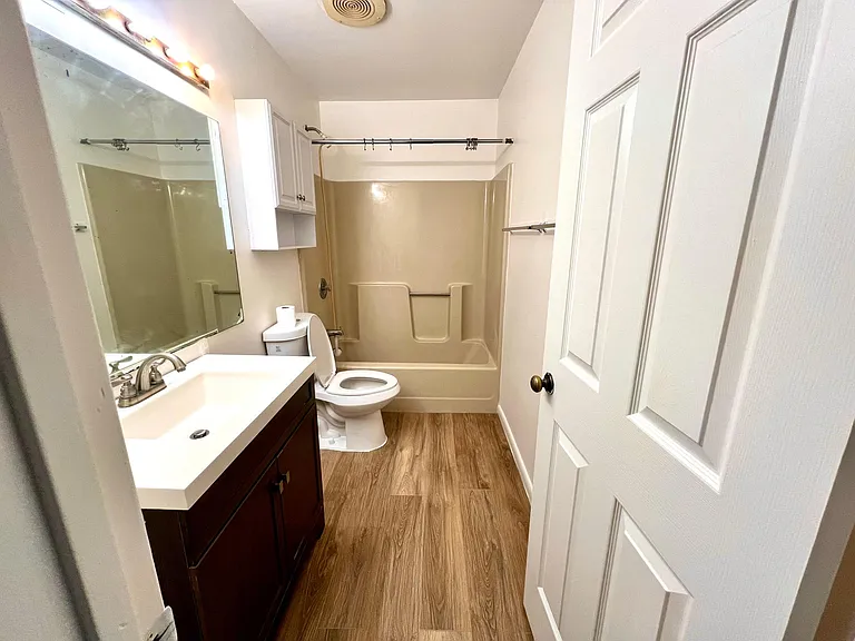 103 Admiral Cir #A — Photo 6