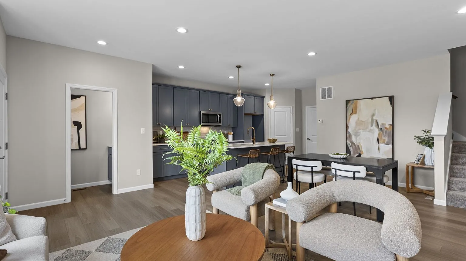 3 bed, 2.5 bath, 1474 sqft, $2,600 — Photo 2