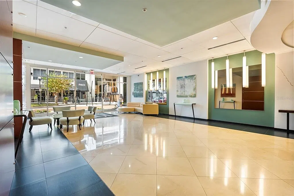 1 bed, 1.5 bath, 997 sqft, $2,300 — Photo 3