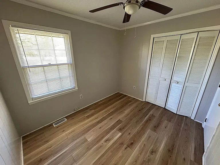545 Asbury Rd — Photo 11