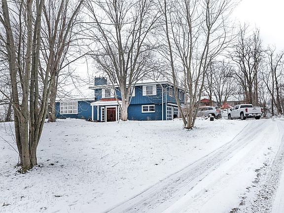 3rd image of 722 Connellsville Ave