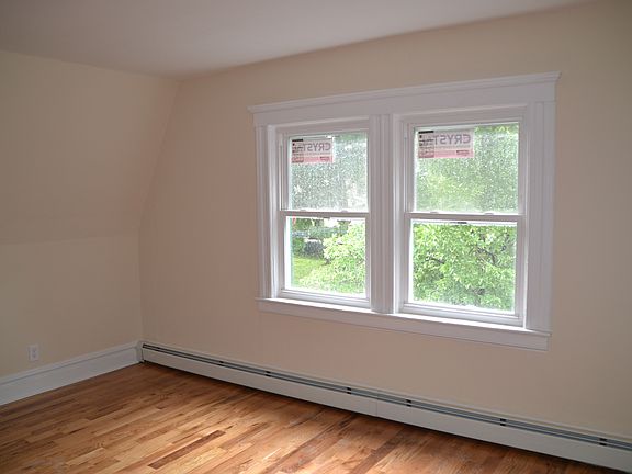 2nd image of 805 Clifton Ave