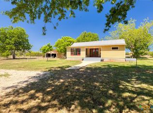 395 Dale Ln, Dale, TX 78616