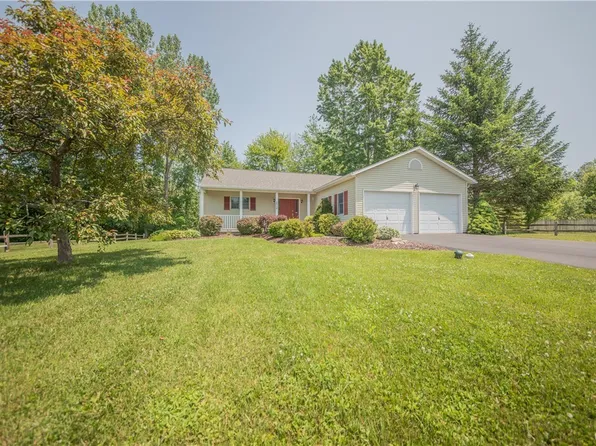 8504 Tender Trl, Cicero, NY 13039