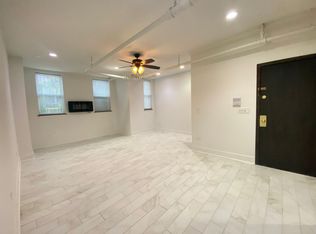 Farwell / Wolcott, Chicago, IL 60626